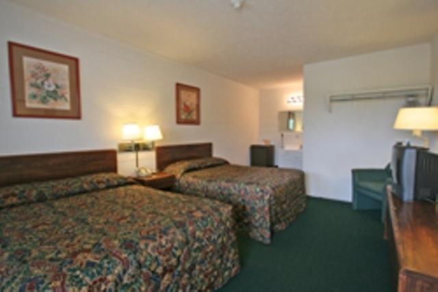 Hotel Lake Anna Glenora Phòng bức ảnh